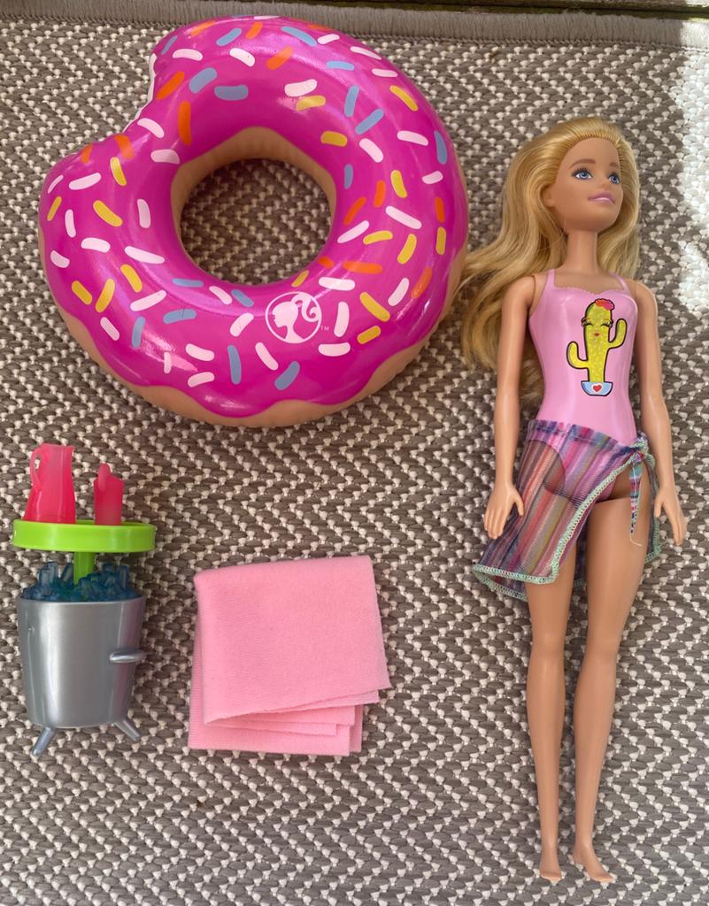 Barbie Zwembadfeestje met pop en accessoires, Ophalen, Gebruikt, Barbie