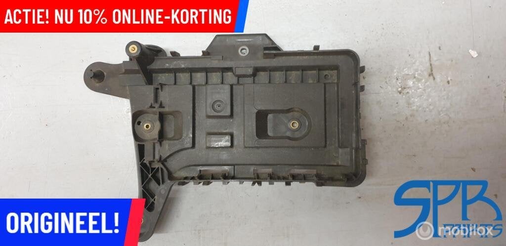 VW GOLF 5 6 AUDI A3 8P SEAT SKODA Accubak CONSOLE 1K0915333H