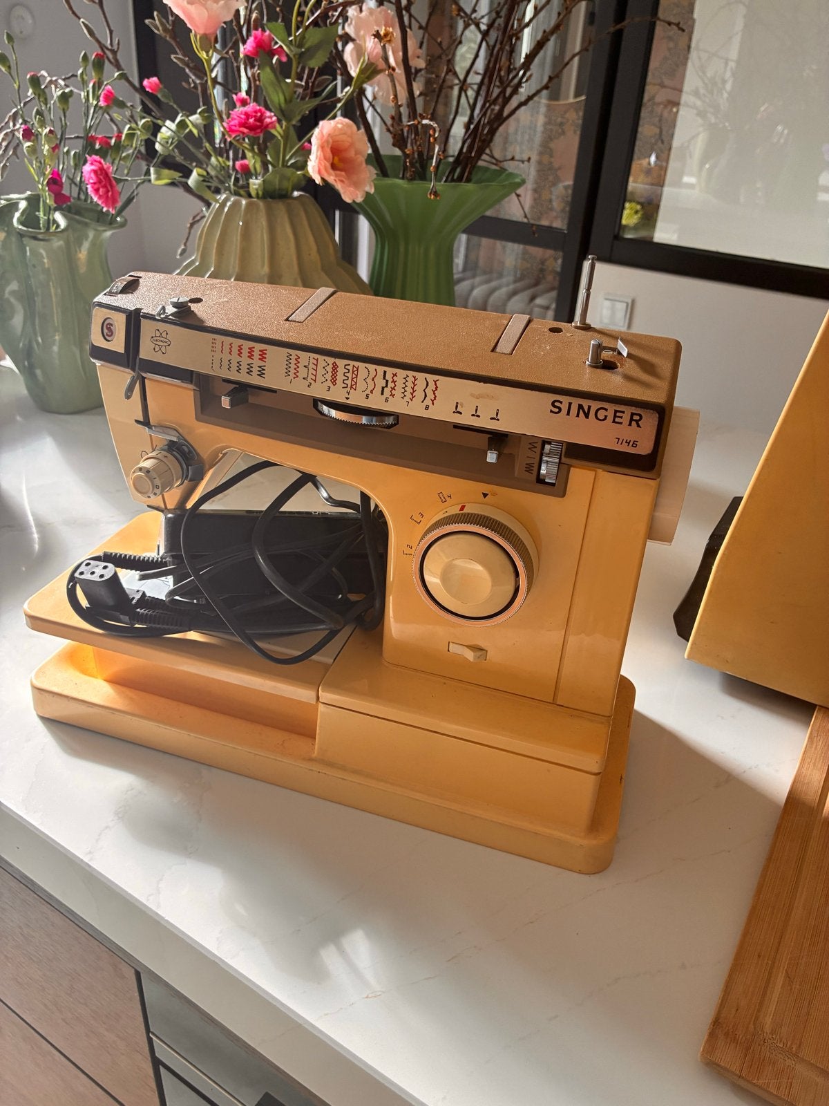 Vintage Singer Naaimachine 7146 met Voetpedaal en Koffer, Ophalen of Verzenden