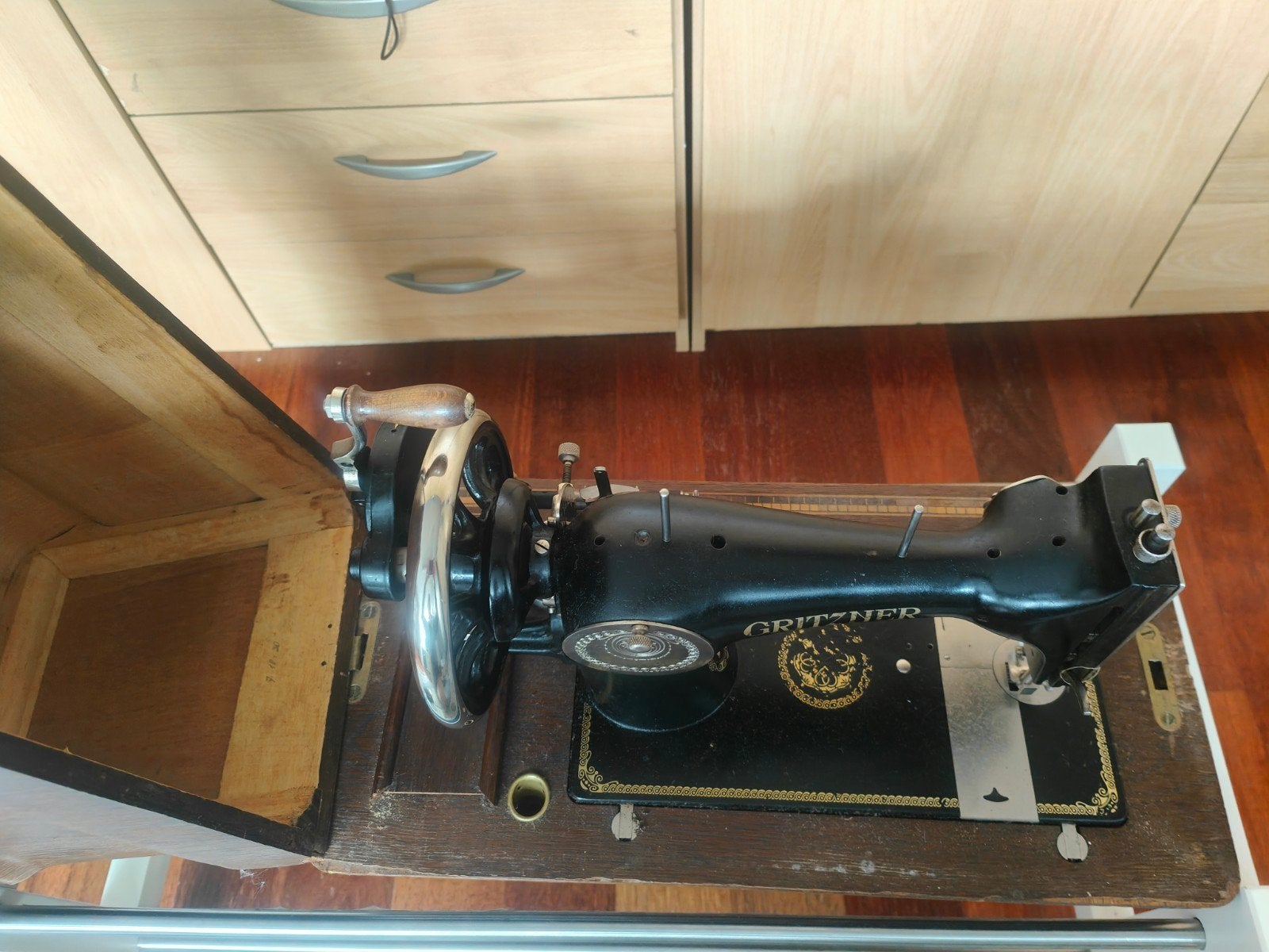 Antieke Gritzner Naaimachine met Houten Koffer, Ophalen