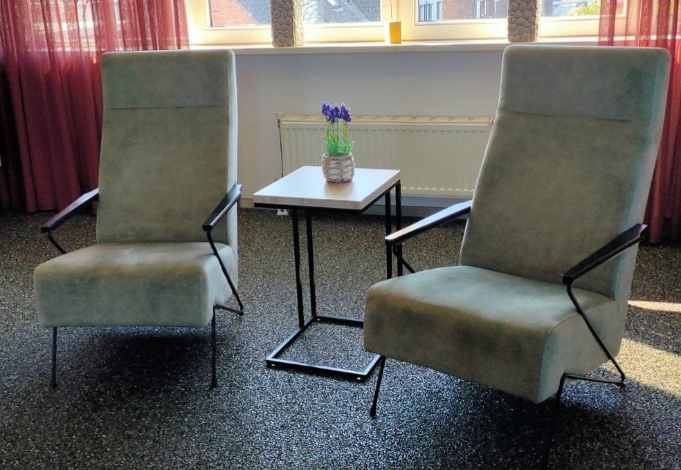 Te koop tweedehands 2x fauteuil Lazy aangeboden., Huis en Inrichting, Ophalen, Zo goed als nieuw, Overige kleuren, Twee
