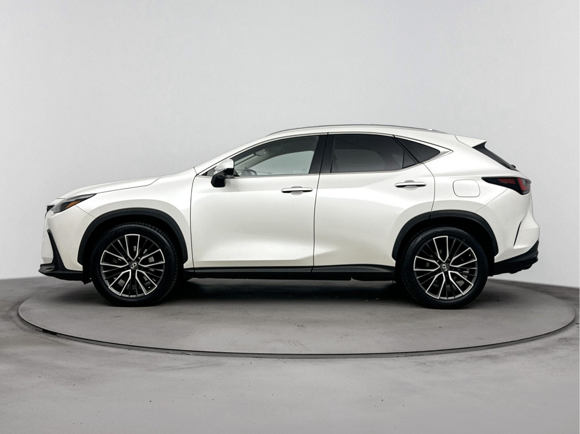 Lexus NX 450h+ AWD Executive Line | Stoelgeheugen | Carplay, Auto's, Automaat, Gebruikt, 4 cilinders, Wit