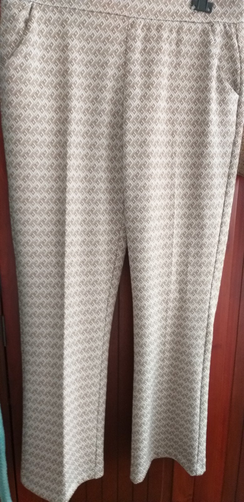 Stijlvolle beige broek met geometrisch patroon, Maat 38/40 (M), Beige, Ophalen of Verzenden, Lang
