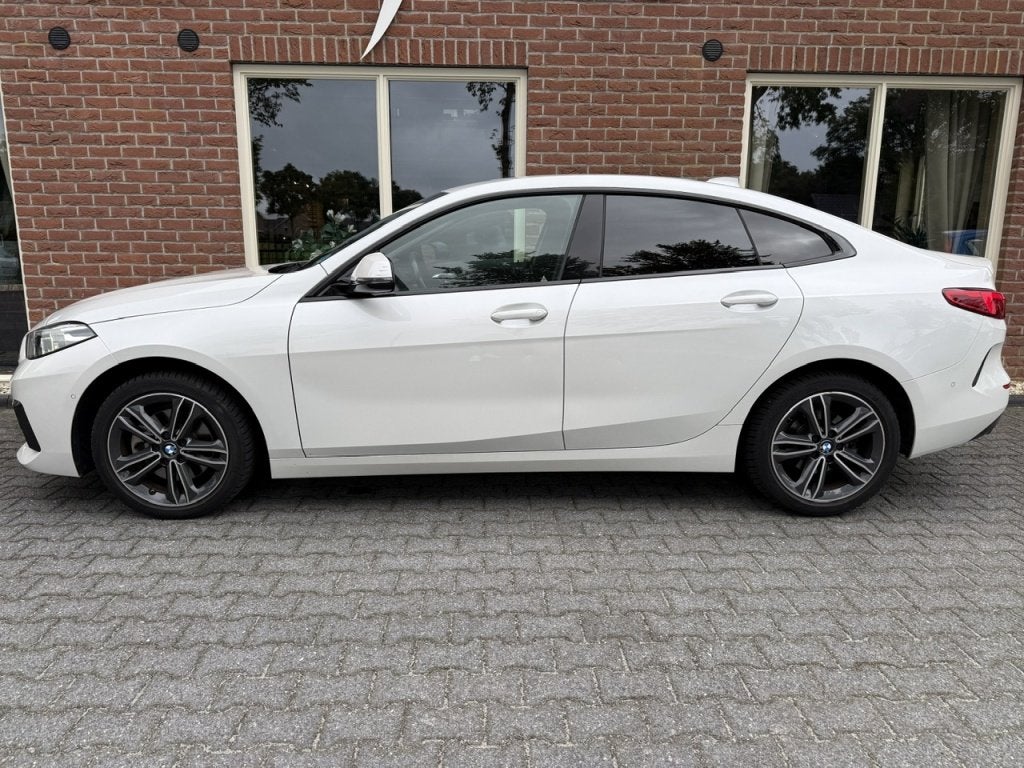BMW 2 Serie Gran Coupé 218i Introduction Ed Sport CAMERA /, 136 pk, Gebruikt, 1350 kg, Leder en Stof
