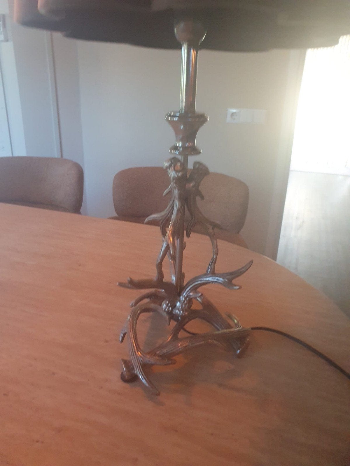 hertengewei schemerlamp, Ophalen