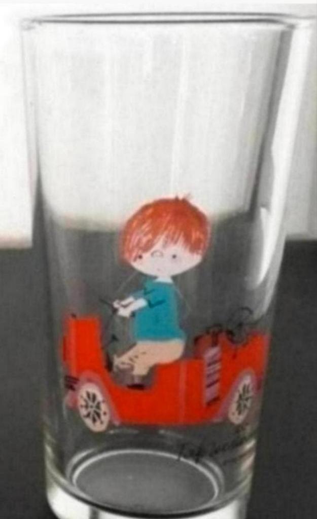 Twee Glazen Pluk van de Petteflat, Verzamelen, Ophalen of Verzenden, Zo goed als nieuw, Frisdrankglas