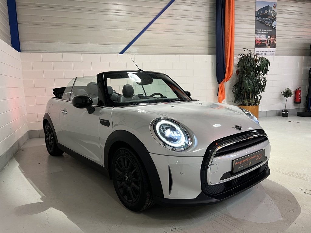 MINI Cabrio 1.5 136pk Cooper Navi, Stoelverw, Cruise, Clima, Auto's, 136 pk, Gebruikt, Cabriolet, 4 stoelen
