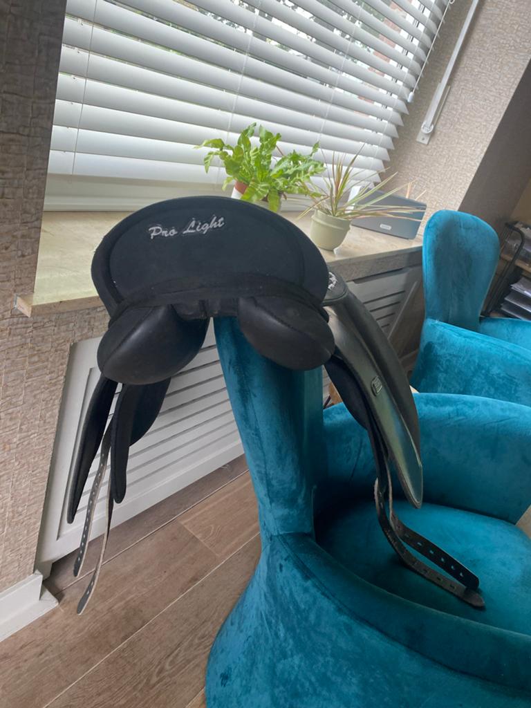Pony dressuurzadel 15 inch te koop, Dieren en Toebehoren, Paarden en Pony's | Zadels, Ophalen of Verzenden