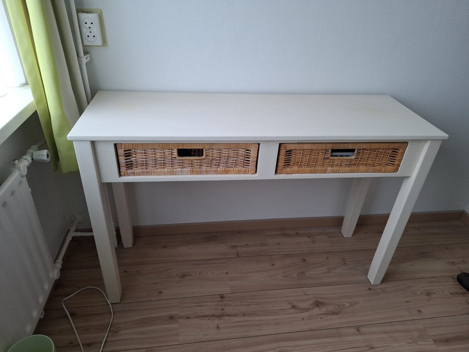 Witte sidetabel met rieten manden (120x40x75 cm), Huis en Inrichting, Ophalen, Gebruikt, 100 tot 150 cm, Overige houtsoorten