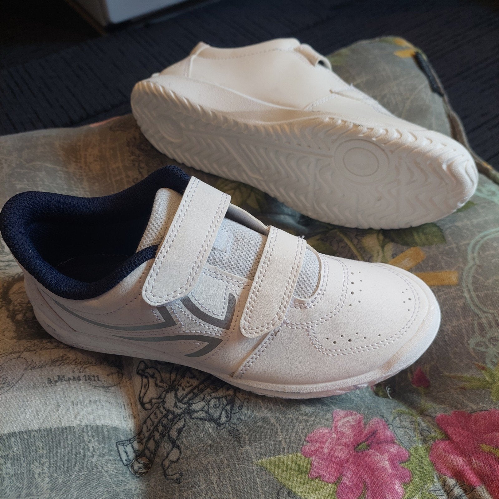 Gymschoenen maat  37 nieuw, Kinderen en Baby's, Kinderkleding | Schoenen en Sokken, Ophalen, Nieuw, Jongen of Meisje, Sportschoenen