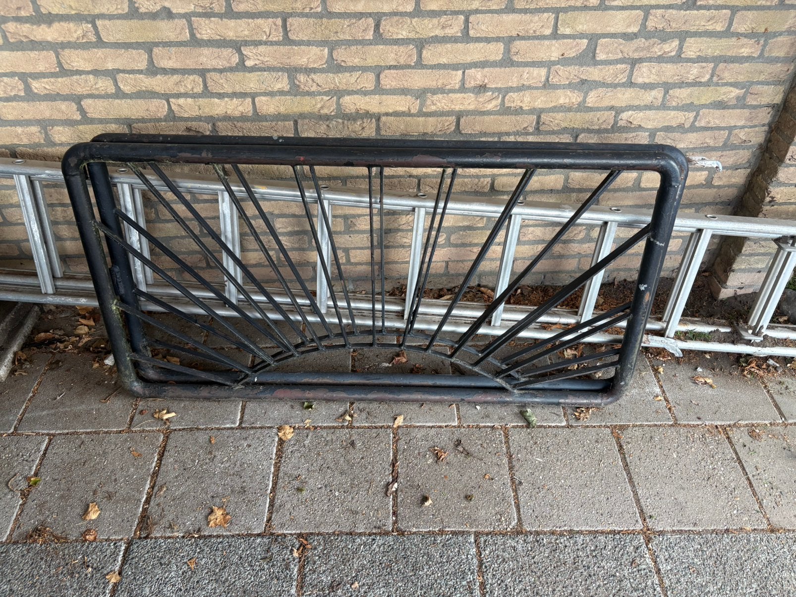 Set van 2 stalen inritpoorten / sierpoorten, Tuin en Terras, Ophalen, Gebruikt, IJzer