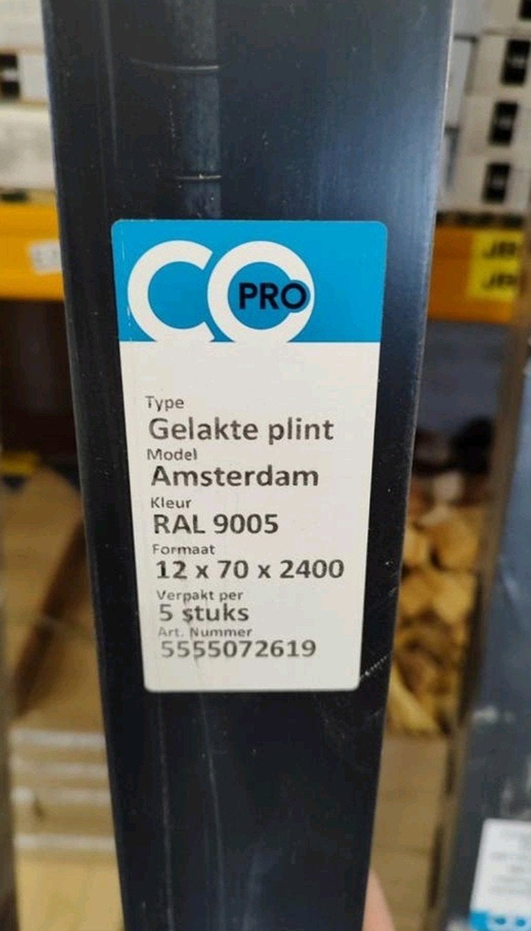 Copro plinten rall 9005 7 cm hoog 12 mm dik 10 lengtes a 2.4, Ophalen, Laminaat