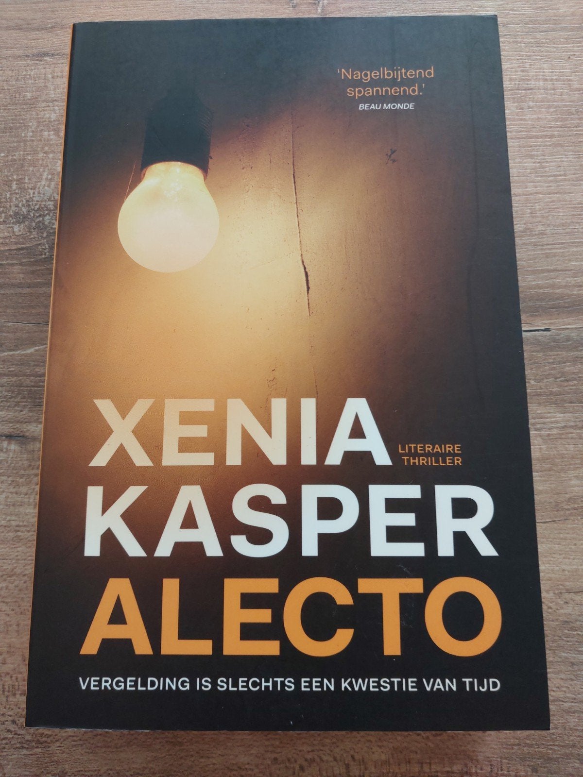 Xenia Kasper- Alecto, Ophalen of Verzenden, Zo goed als nieuw