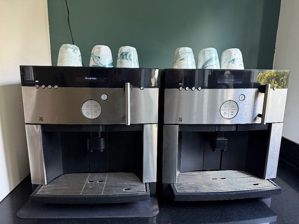 WMF1000 volautomatische koffiemachine, Ophalen, Afneembaar waterreservoir, Gebruikt, 10 kopjes of meer