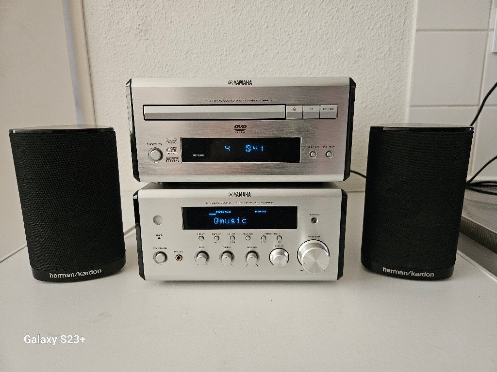 Yamaha RX-E810  DVD-E810 DVD / Cd speler + 2 speakertjes, Overige merken, Tuner of Radio, Zo goed als nieuw, Losse componenten