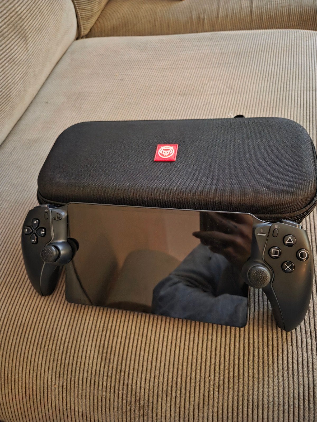 PlayStation Portal Remote Player met beschermhoes, Ophalen, Overige controllers, PlayStation 5, Zo goed als nieuw