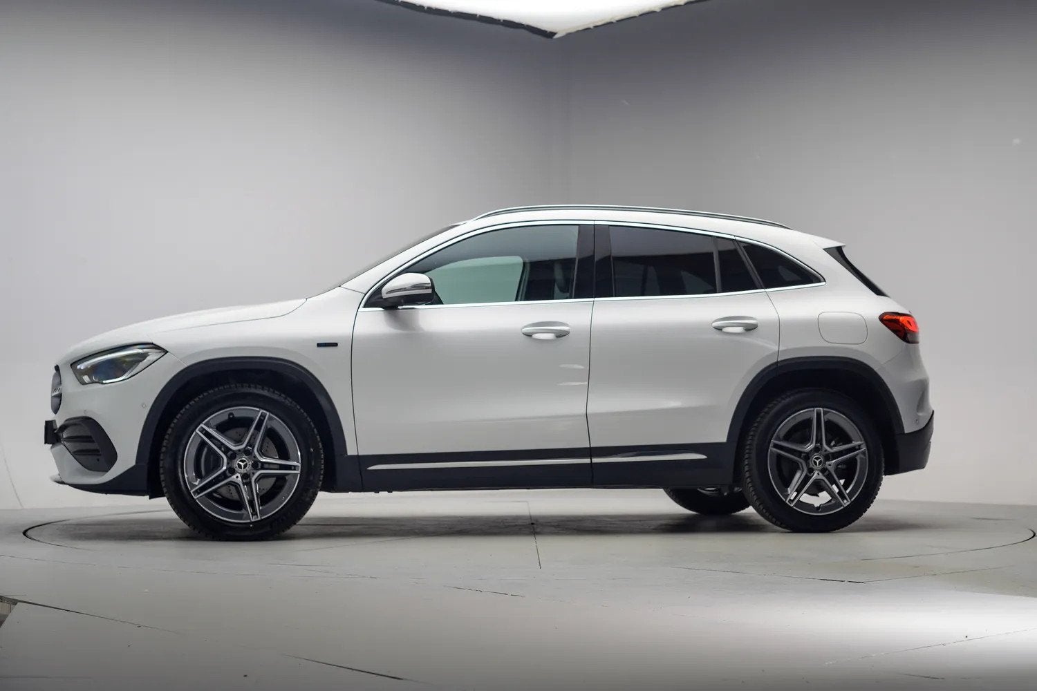 Mercedes-Benz GLA 250e AMG Line Premium Plus Aut. [ 360°Cam, Auto's, Automaat, 16 kWh, 218 pk, Bedrijf