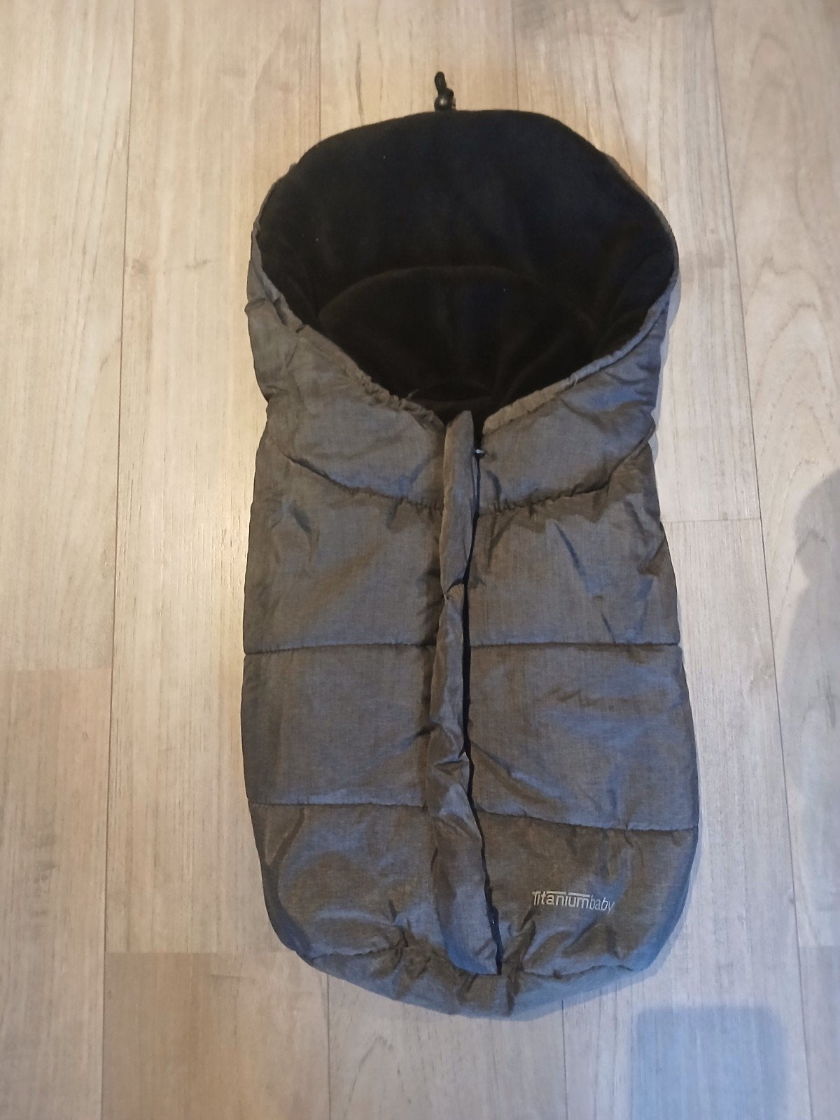 voetenzak Titanium baby, Kinderen en Baby's, Verzenden, Overige merken, Zo goed als nieuw, Gevoerd