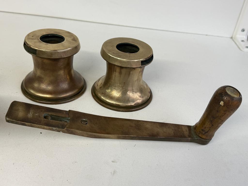 2 x bronzen lier met hendel, Ophalen of Verzenden, Gebruikt