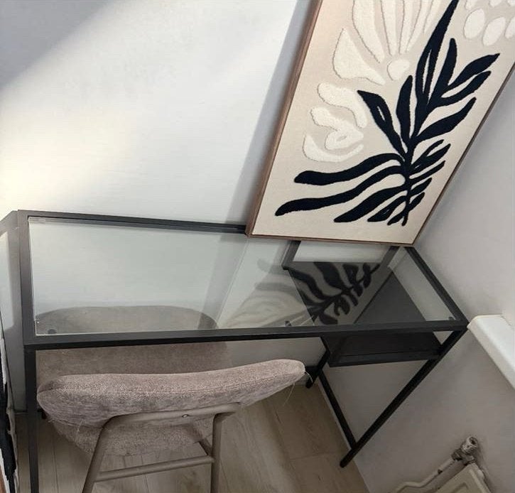 IKEA VITTSJÖ kaptafel / bureau (zo goed als nieuw), Huis en Inrichting, 100 tot 150 cm, Ophalen of Verzenden, Minder dan 100 cm