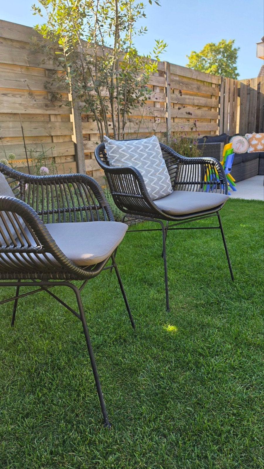 6 zwarte dining tuinstoelen Oslo van 4 Seizoenentuinmeubelen, Ophalen, Zo goed als nieuw