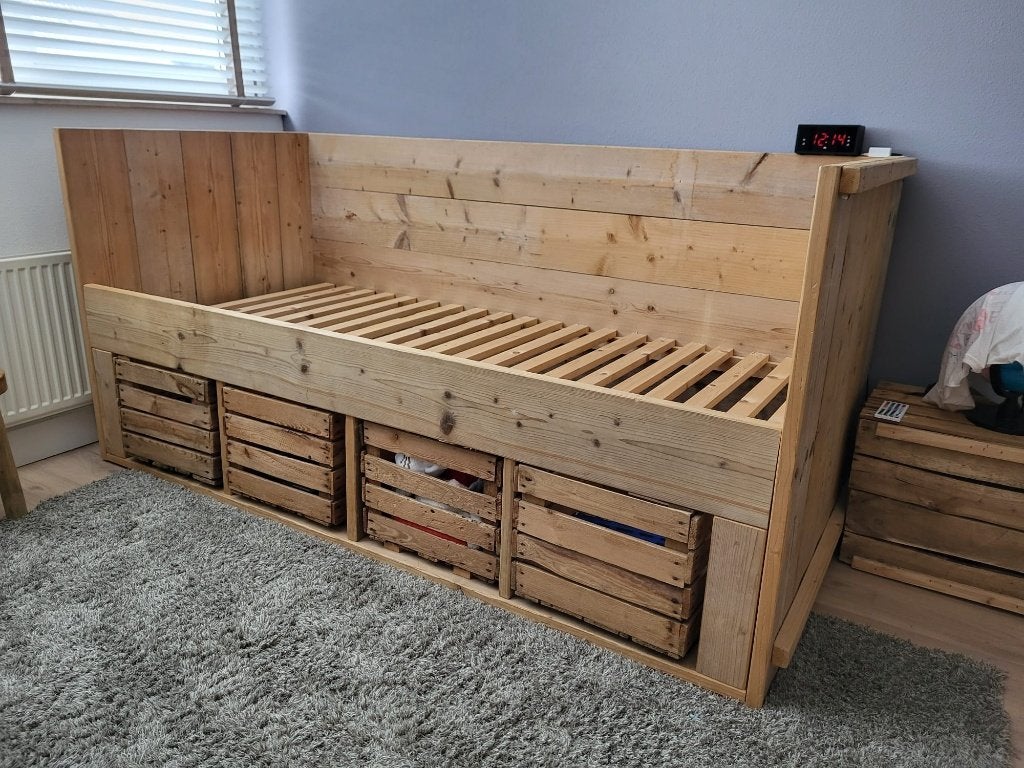 Kajuitbed met fruitkistjes, 85 tot 100 cm, Zo goed als nieuw, 180 cm of meer, Ophalen