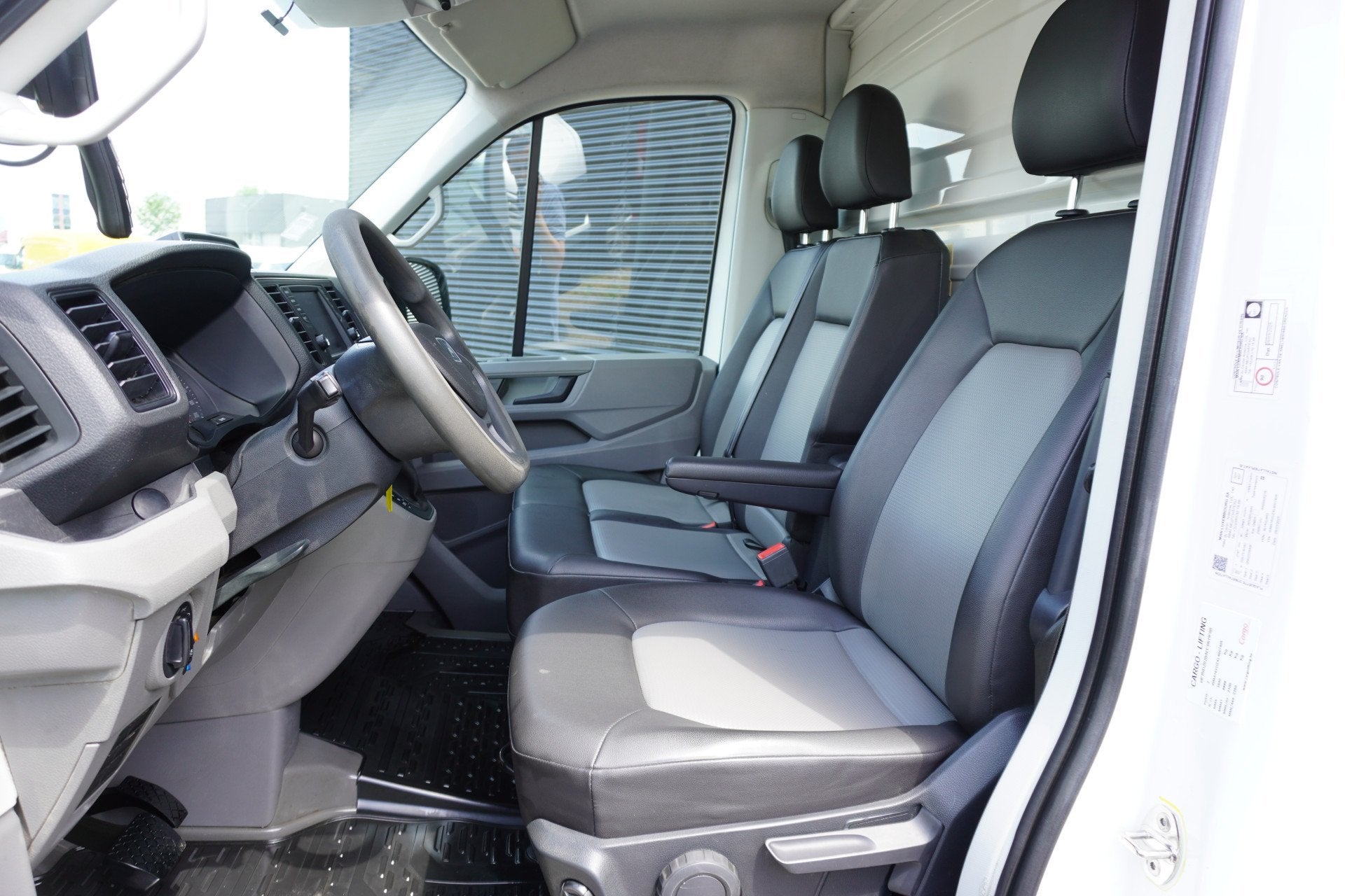 MAN TGE 180pk Automaat Dubbellucht open laadbak Tacho Cruise, Auto's, Automaat, Achterwielaandrijving, Gebruikt, 4 cilinders