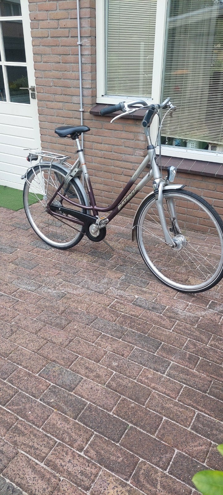 een mooie damesfiets BATAVUS 8 versn., 56 cm of meer, Ophalen of Verzenden, Zo goed als nieuw