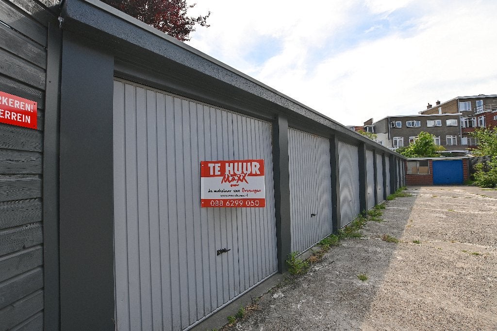 TE HUUR: Garagebox Waldeck Pyrmontplein Groningen Helpman