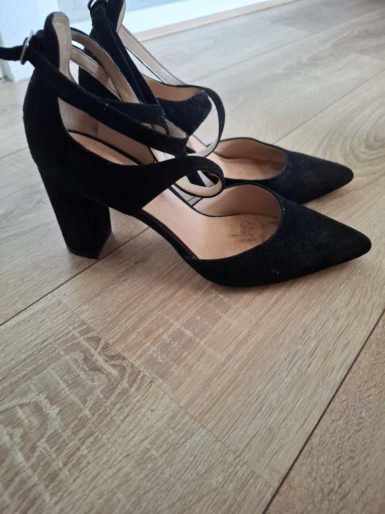 Zwarte suède pumps Anna field met enkelbandje mt 39, Ophalen, Pumps, Zwart, Onbekend