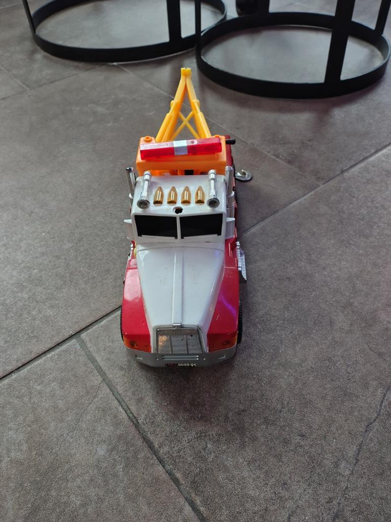 Mooie truck met neus, Ophalen, Zo goed als nieuw
