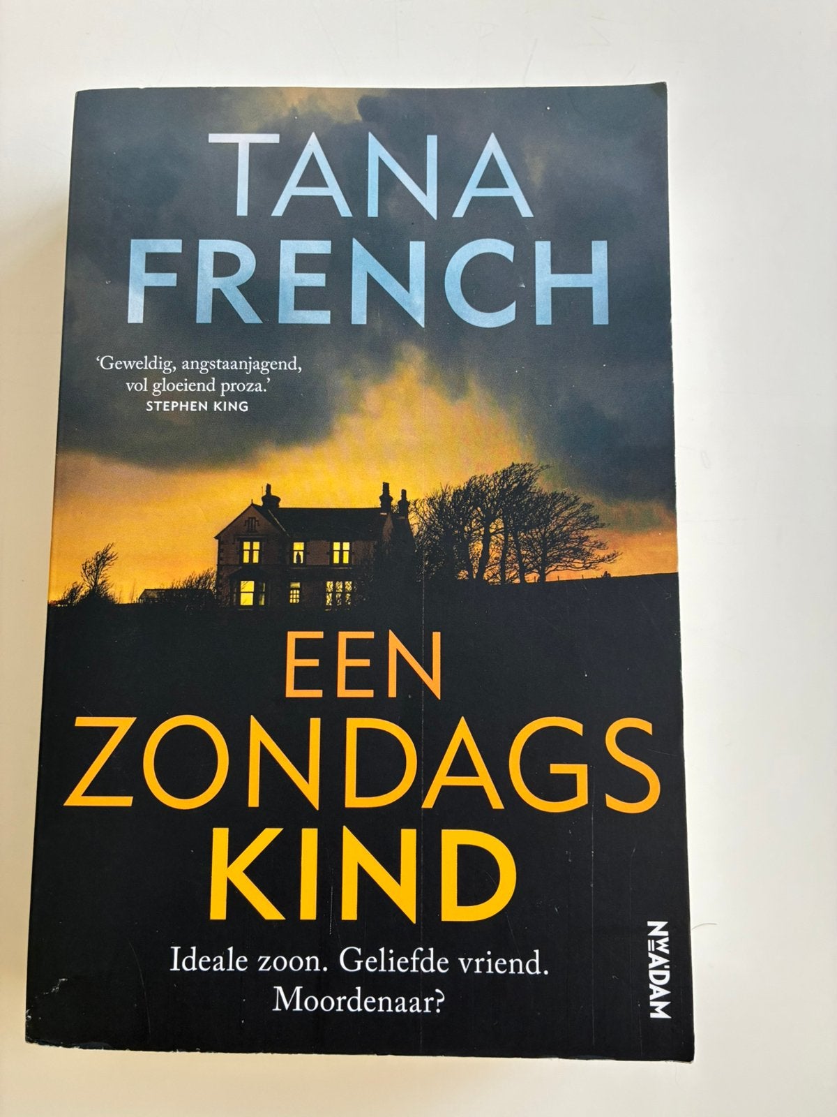 Tana French - Een zondagskind, Ophalen of Verzenden, Gelezen, Tana French