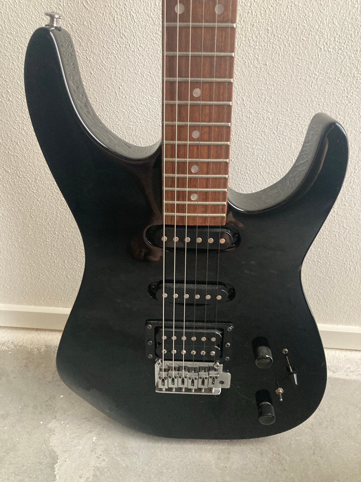 Jackson gitaar zwart - gebruikt en in goede staat, Muziek en Instrumenten, Ophalen, Gebruikt, Solid body, Overige merken