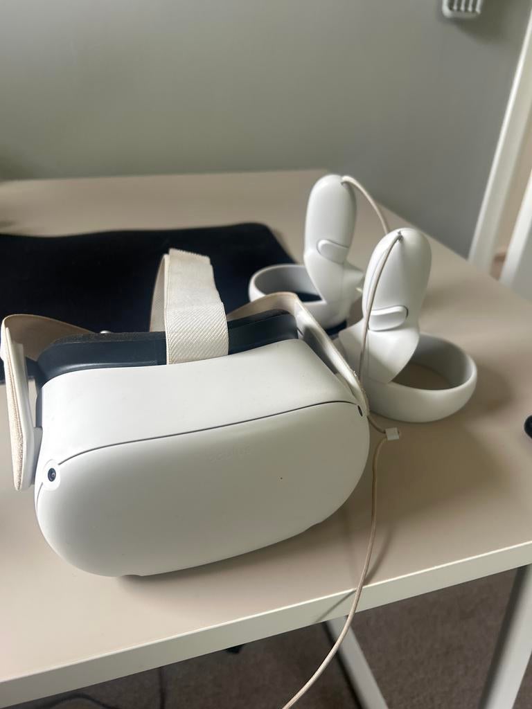 Oculus Quest 2 VR-bril met controllers [VASTE PRIJS], Ophalen of Verzenden, Zo goed als nieuw, VR-bril, Overige platformen