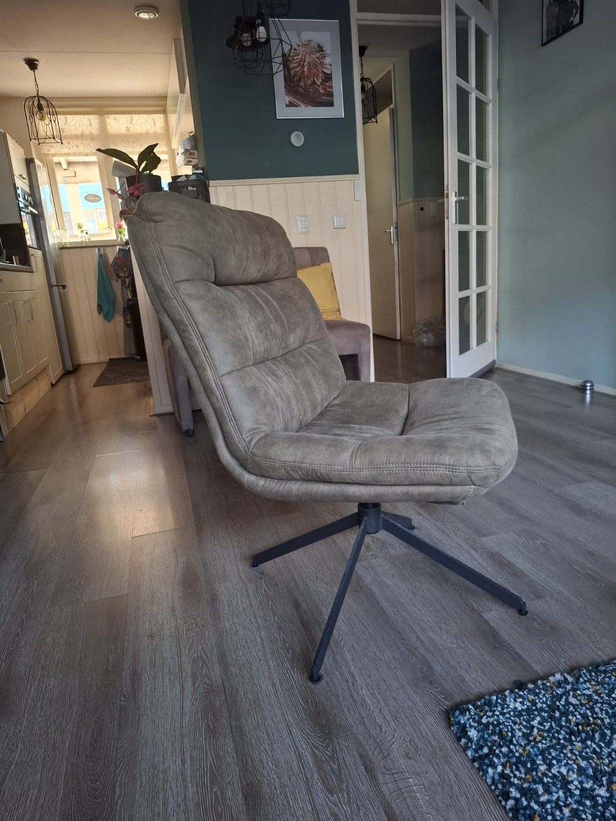 Comfortabele draaibare fauteuil - Zo goed als nieuw, Ophalen, Overige kleuren, Zo goed als nieuw, Metaal
