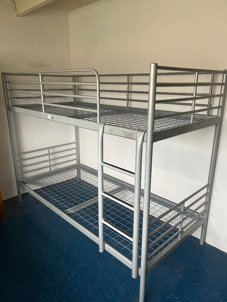 Ikea Stapelbed - Grijs Metaal, Ophalen, Gebruikt, 90 cm, 160 tot 180 cm