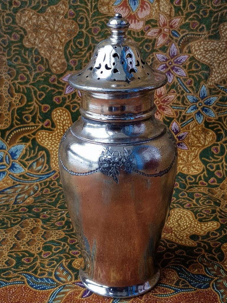 Mooie antieke silverplate strooier uit Engeland 15,5 cm., Ophalen of Verzenden