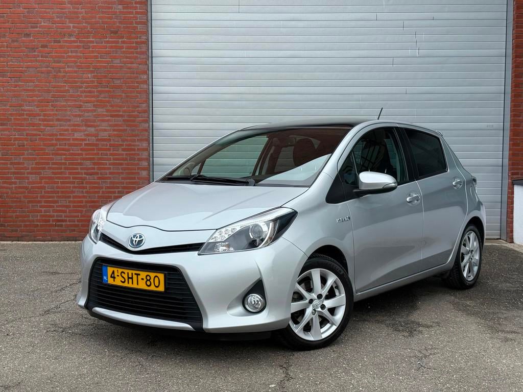 Toyota Yaris 1.5 Full Hybrid Dynamic| NAP| PANO| NEW APK, Euro 5, 1497 cc, Start-stop-systeem, Zwart