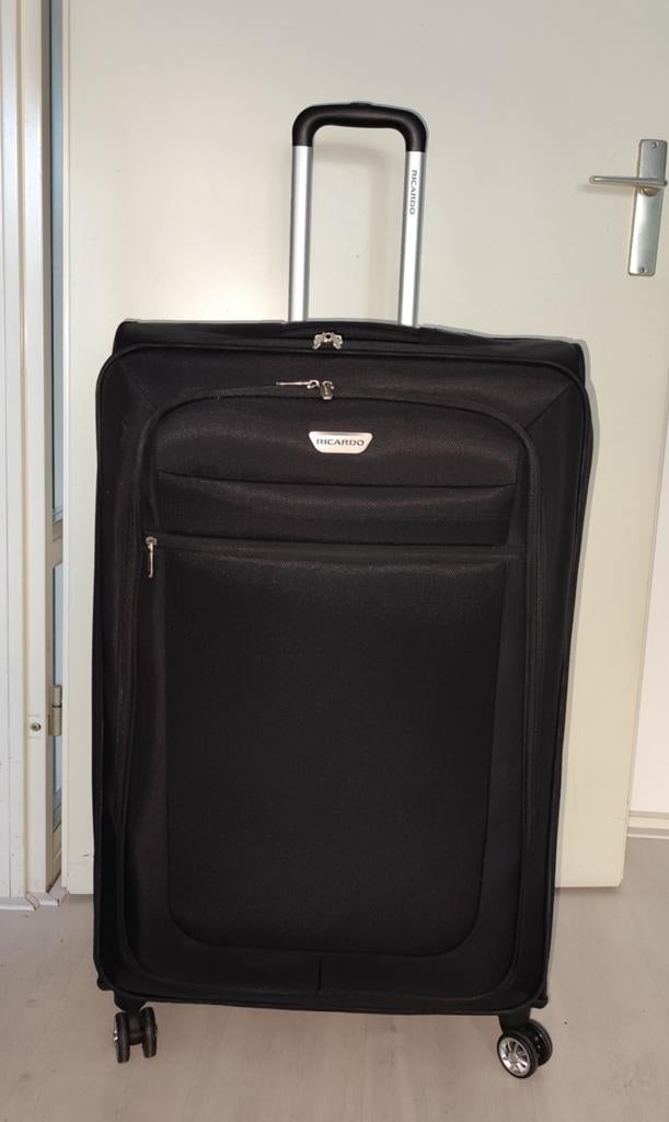 Grote koffer Samsonite ( Ricardo) 83x52x32 cm met 4 wielen, Hard kunststof, 45 tot 55 cm, Ophalen of Verzenden, Zo goed als nieuw