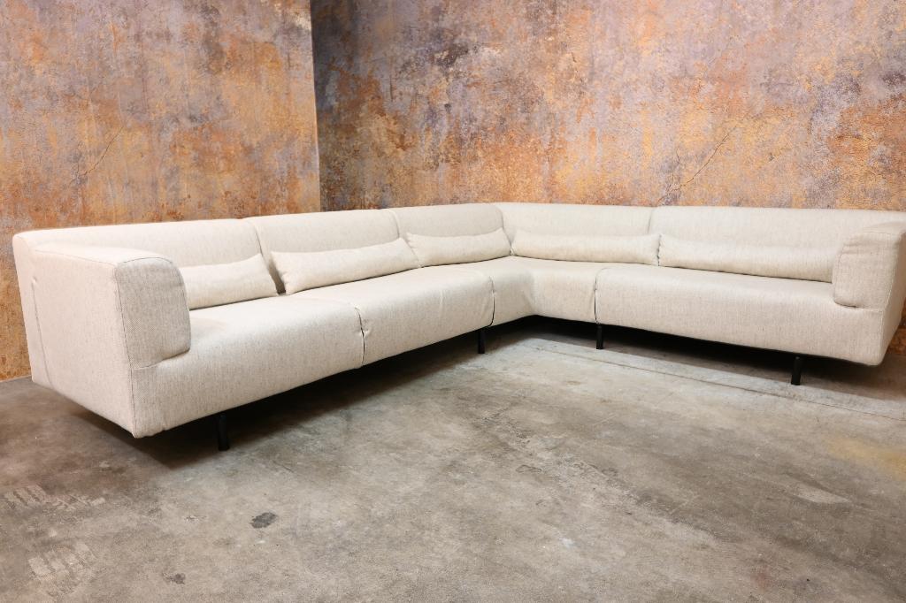ZGANieuw Cassina MET design hoekbank beige stoffen bekleding