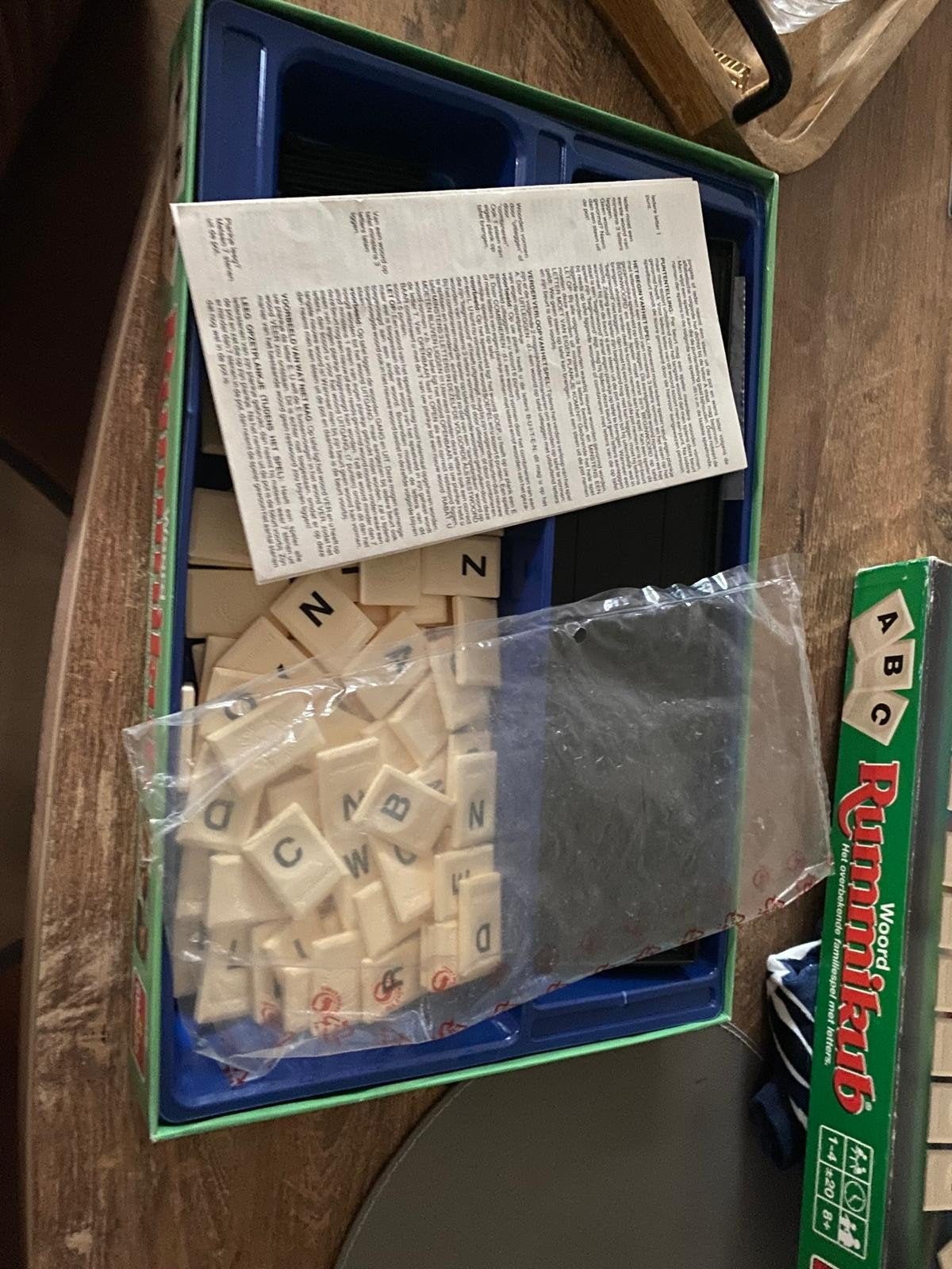 Woord Rummikub - Het overbekende familiespel met letters, Hobby en Vrije tijd, Gezelschapsspellen | Bordspellen, Drie of vier spelers
