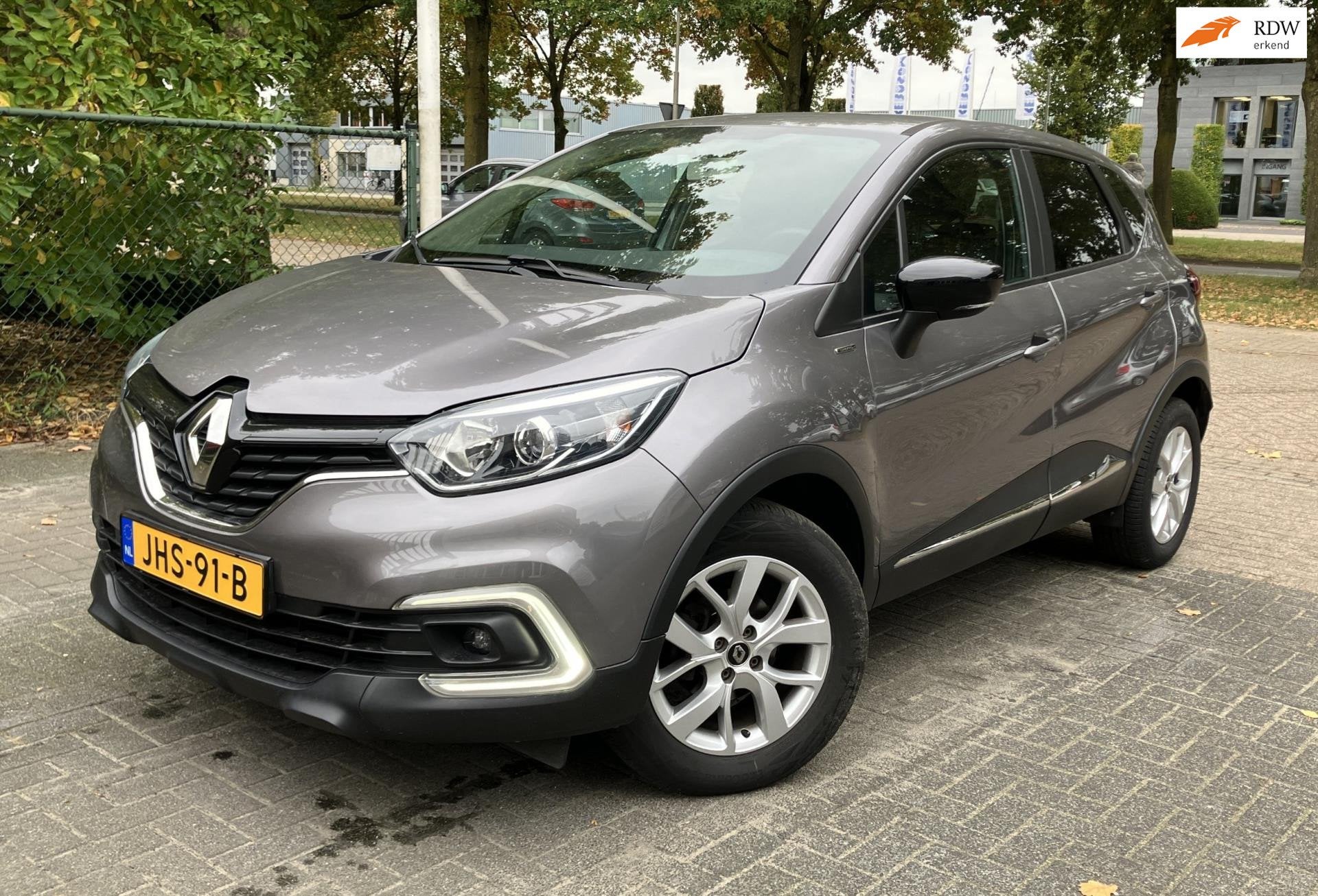 Renault Captur 0.9 TCe Limited Navi Camera LM, Auto's, Voorwielaandrijving, Stof, Gebruikt, 620 kg