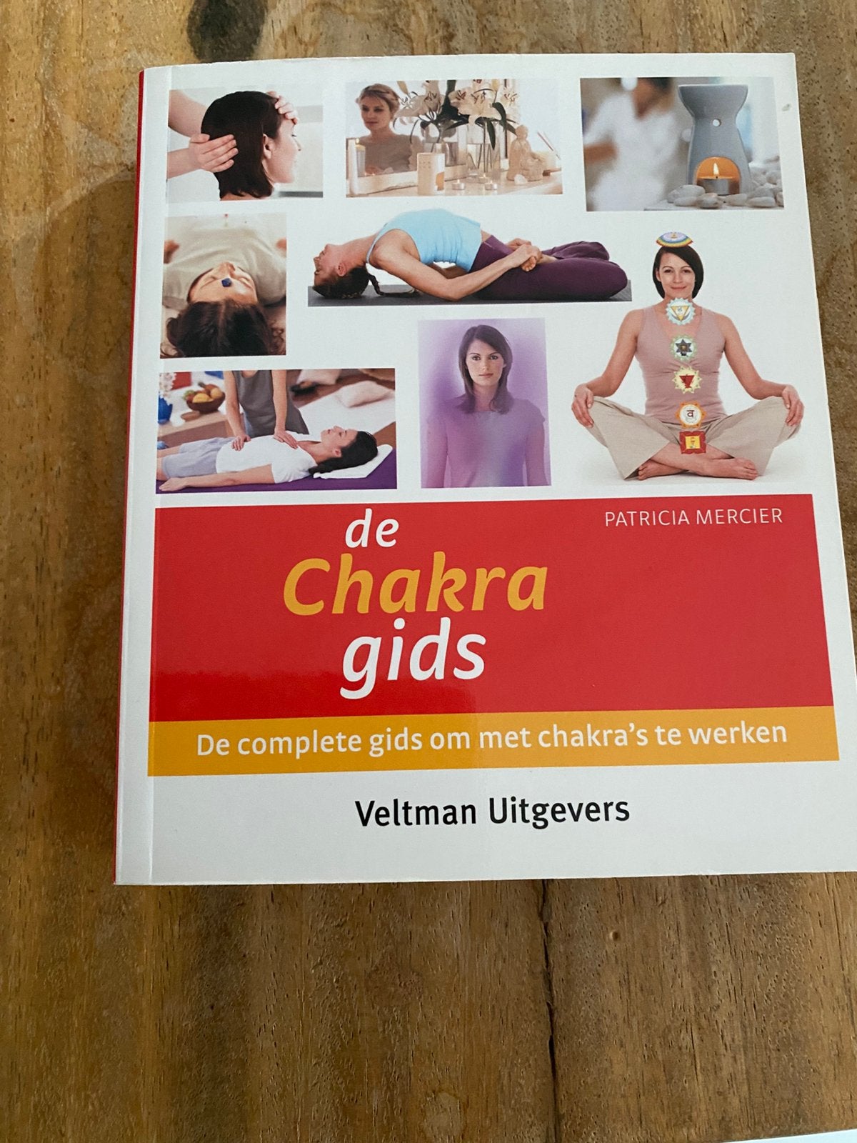 De Chakragids – Patricia Mercier – chakra's, Ophalen of Verzenden, Zo goed als nieuw, Meditatie of Yoga, Instructieboek