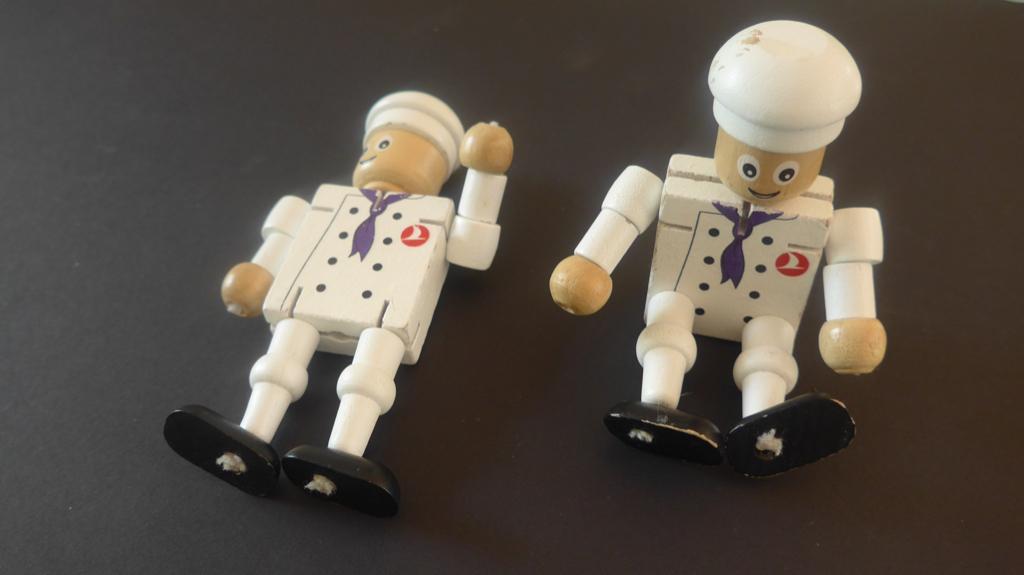 Vintage Turkish Airlines 2x Chef kok +.Stewardes+ vliegtuig, Ophalen of Verzenden, Zo goed als nieuw, Overige typen
