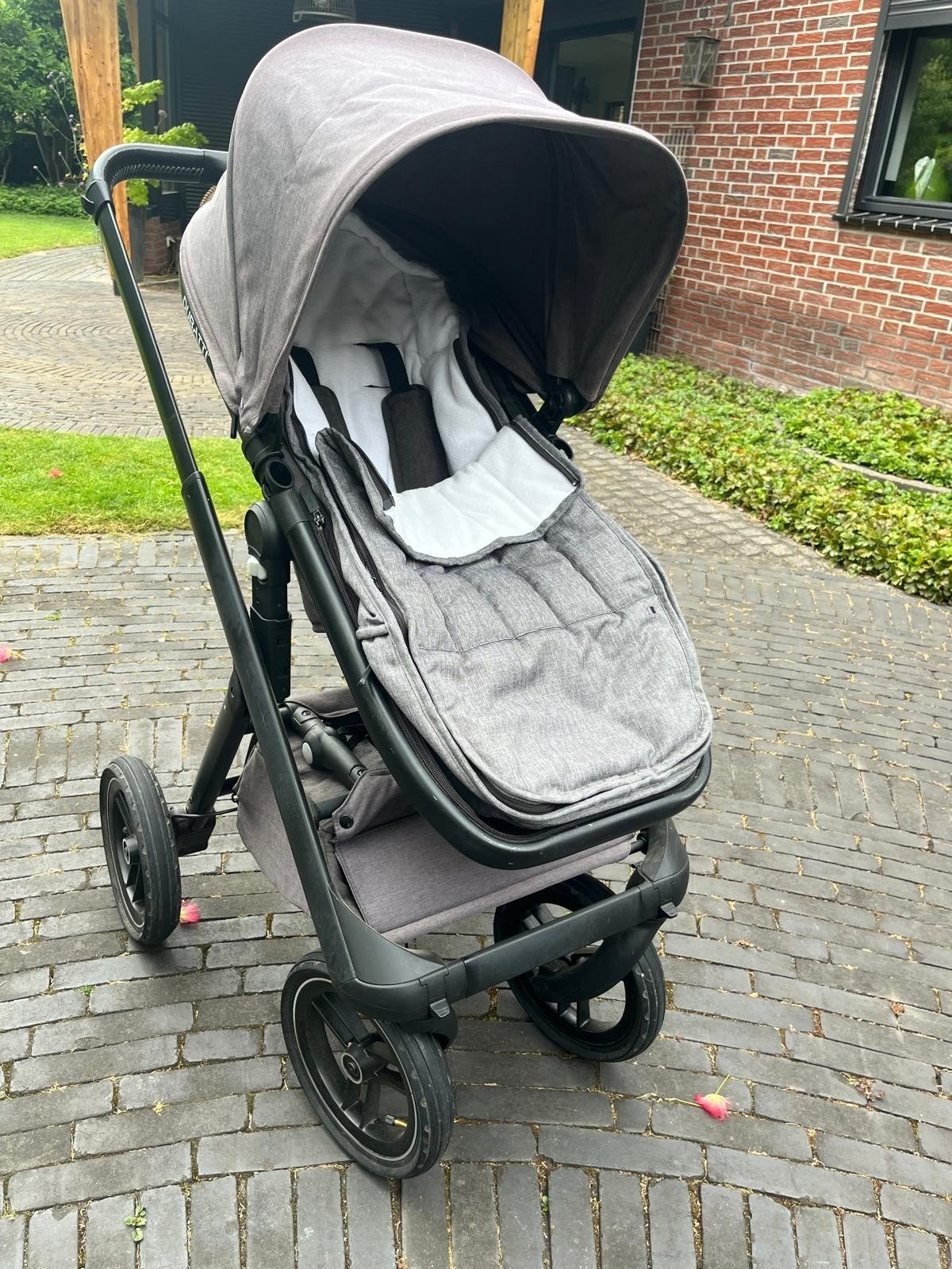 Kinderwagen en wandelwagen / Dubatti e4, Ophalen, Zo goed als nieuw