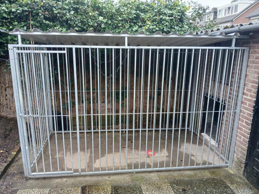 Knpv diensthond kennel, Dieren en Toebehoren, Hondenhokken, Ophalen, Zo goed als nieuw, 110 cm of meer, 100 cm of meer