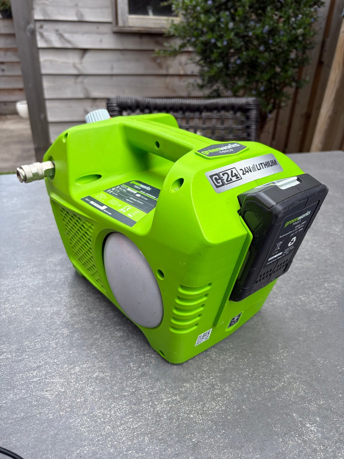 Greenworks G24 24V Accu Compressor met Accessoires, Ophalen, 6 tot 10 bar, Zo goed als nieuw, Minder dan 200 liter/min