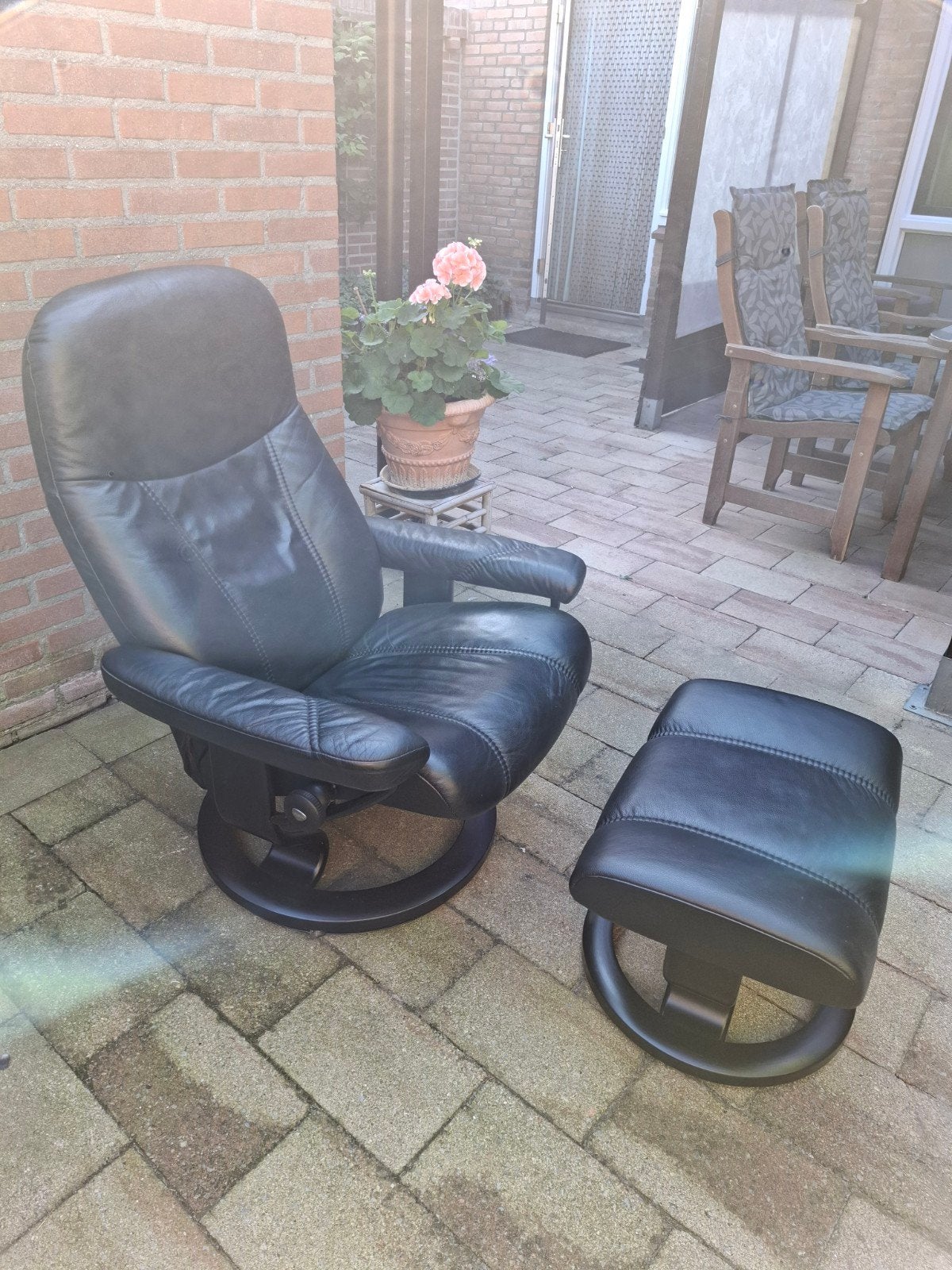 Stressless fauteuil met voetenbank - Zwart leer, Huis en Inrichting, Ophalen, Minder dan 75 cm, Leer, Zo goed als nieuw