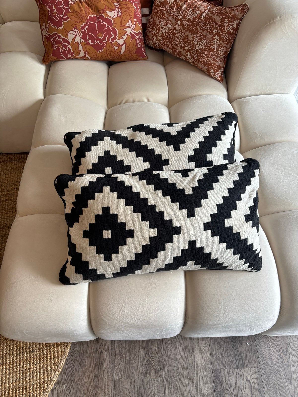 Zwart-witte sierkussens met geometrisch patroon, Ophalen, Gebruikt, Zwart, Met print