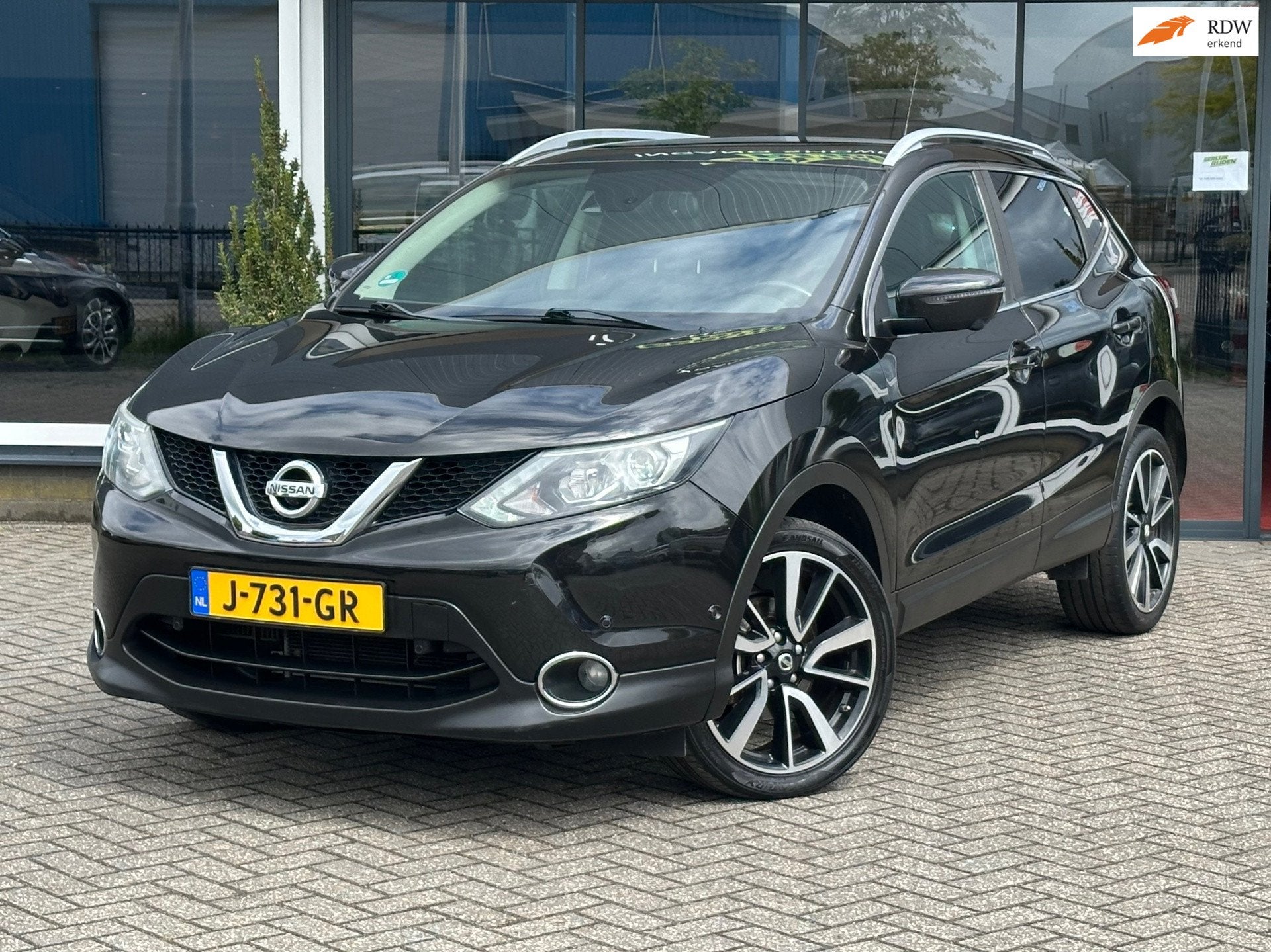 Nissan Qashqai 1.2 Connect Edition / Pano / Camera / Lane as, Voorwielaandrijving, Euro 5, Electronic Stability Program (ESP)
